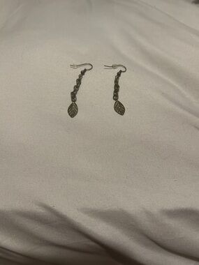 Cute leaf earrings